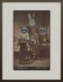 Photographie von vier Kindern mit übermalten Tier Portraits Kaninchen Waschbär Frischling Frettchen Portraits 